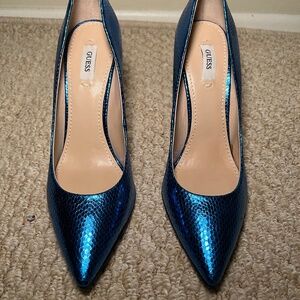 Guess Metallic Blue Pointed Toe Stiletto Heels – Size 7.5